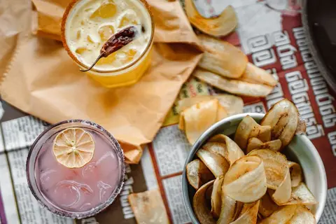 A bowl of Kerala banana chips, the most popular snack choice in the example.